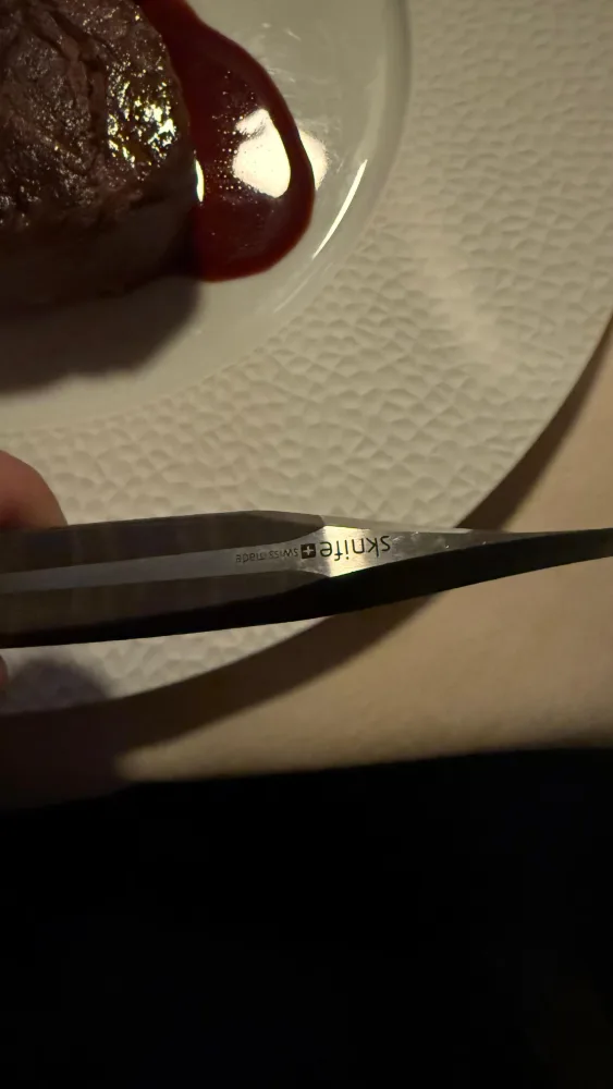 Pièce de viande et couteau Sknife au Kapitel 7